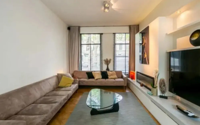 Villa Anvers 4 BDR Parking