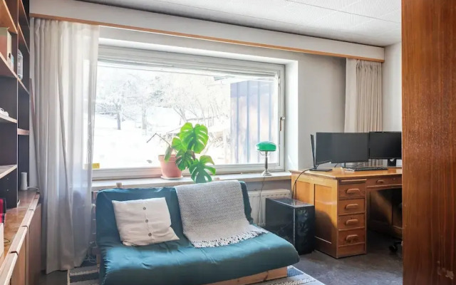 Lakefront House with 5 BR and Sauna