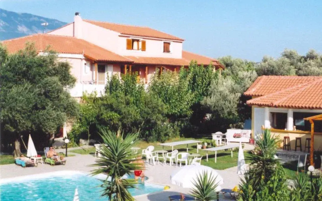 Pythos Studios and Apartments