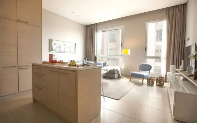Comfy - 1BR Apt W Pool & Gym in Gemmayze