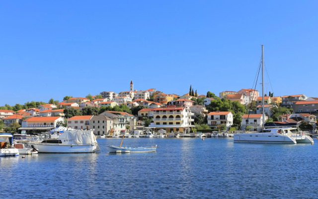 Apartments by the sea Seget Vranjica, Trogir - 10344
