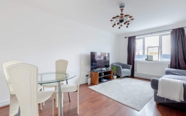 Well Located 2BD Flat 20 Mins to Tower Bridge!
