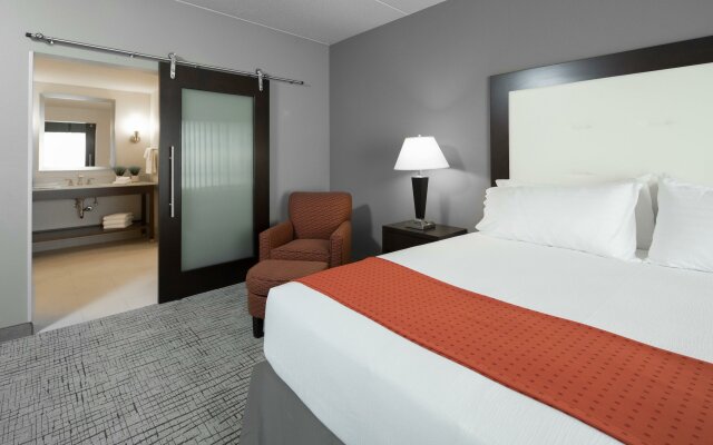 Holiday Inn Hotel & Suites Davenport, an IHG Hotel