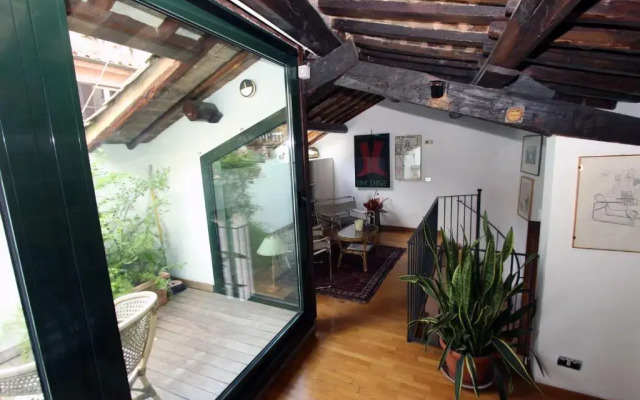 Navona Flat