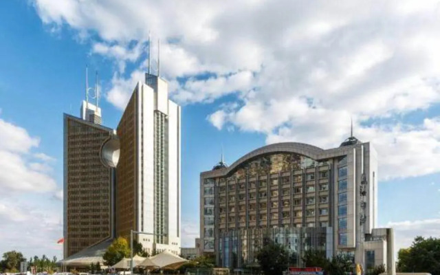 Homeinn Selected Hotel (Shenyang Hunnan 21st Century Building Subway Station)