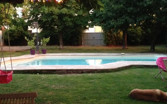 Olonzac. Chambres d hôtes avec piscine