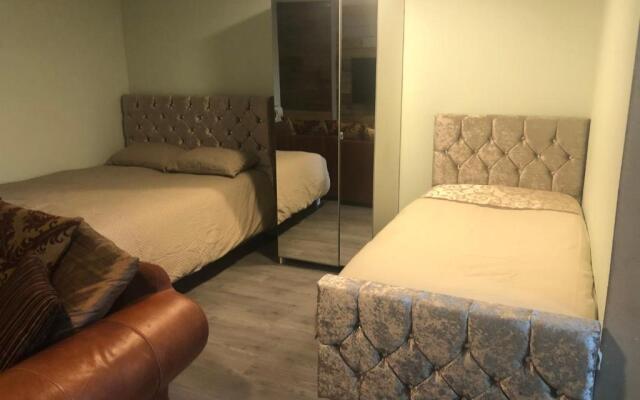 Treetops flat4 Hall Green B28