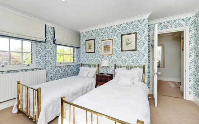 Beautiful & Spacious, 2 Bed in South Kensington