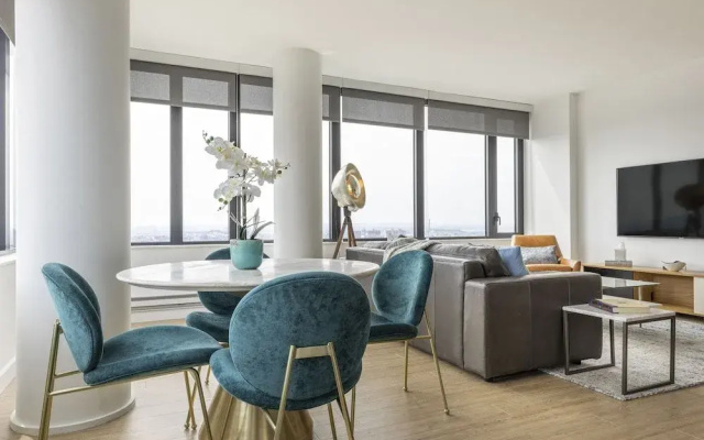 Deedee's Sky Rise Apartments - Newport 2