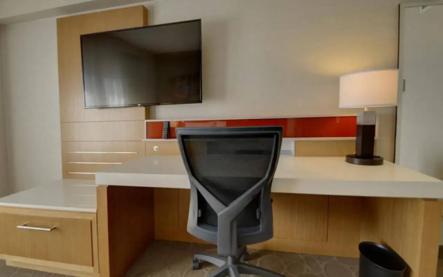 Renaissance Chicago Glenview Suites Hotel