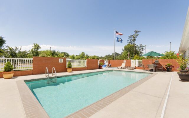 Country Inn & Suites by Radisson, Covington, LA