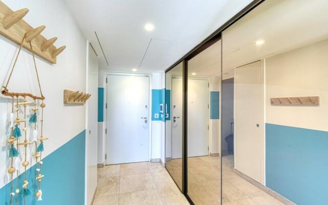 Nice Apartment With Private Garden, Pool & Parking