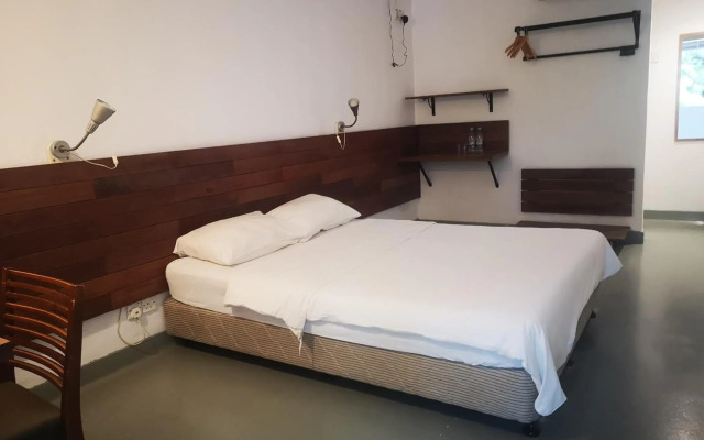 Lodge Paradize Hotel by OYO Rooms