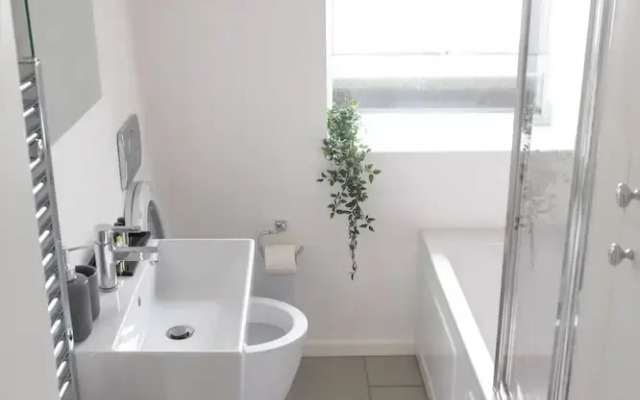 Cosy Two Bed in Islington