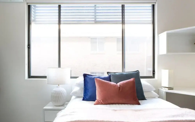 Bright Studio Steps From Westmead Hospital