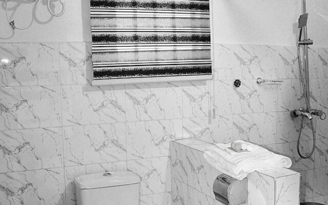 Jolie Suites