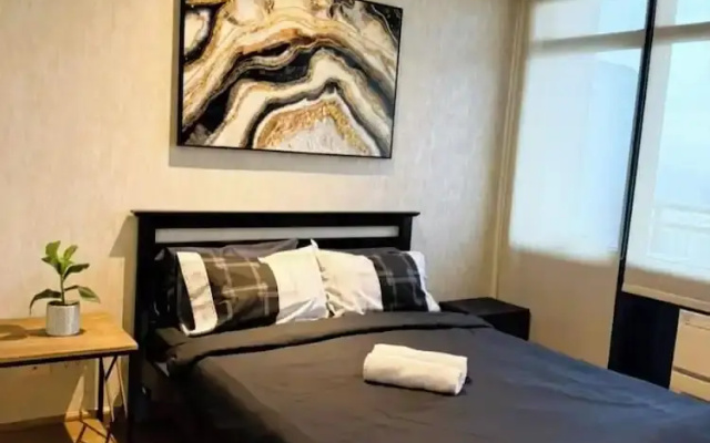 Penthouse 2 bedroom unit with balcony