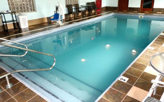Red Roof Inn & Suites Detroit-Melvindale/ Dearborn