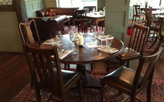 The Leicester Arms Hotel