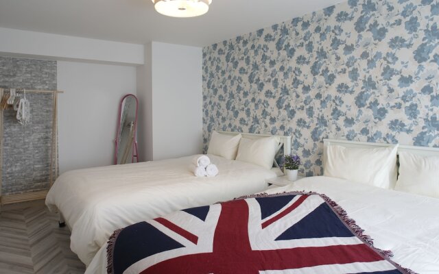 F24-405 Premium Suite 4ppl 2 Beds 1min from Subway