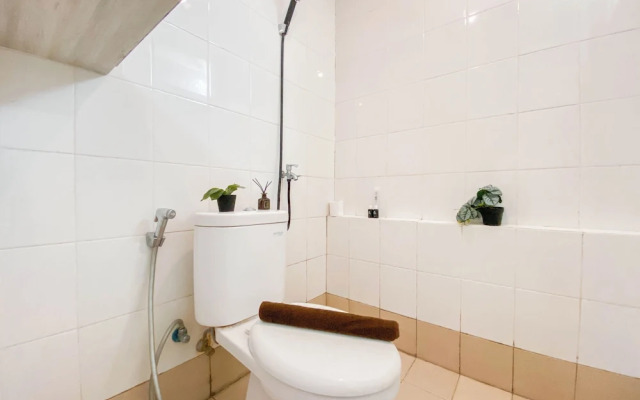 Best And Homey 2Br At Bassura City Apartment