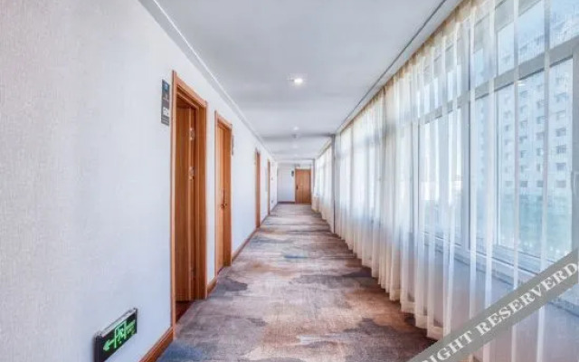 Baiyulan Hotel (Inner Mongolia Minzu University)