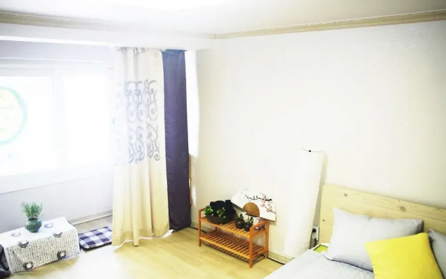 GDJ Guesthouse - Hostel