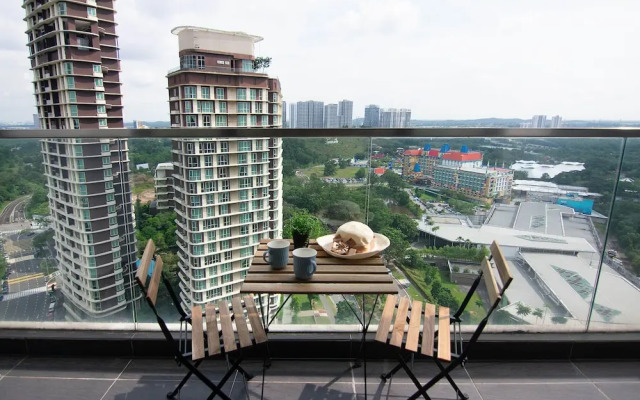 Lux Dpristine 3BR Home w Views, 5mins to Legoland