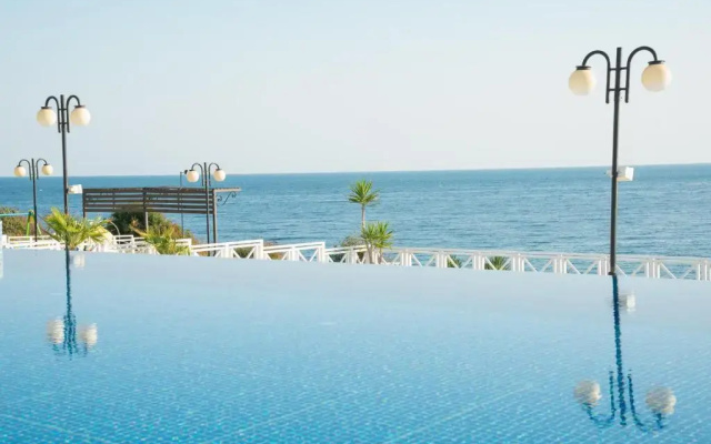 Hotel Eskada Beach
