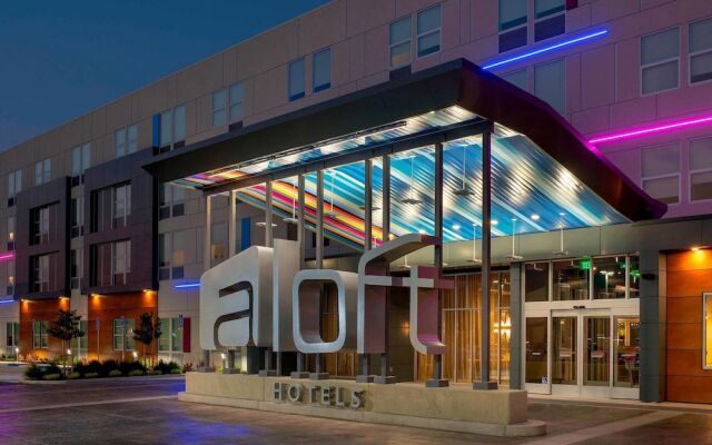 Aloft Atlanta at The Battery Atlanta