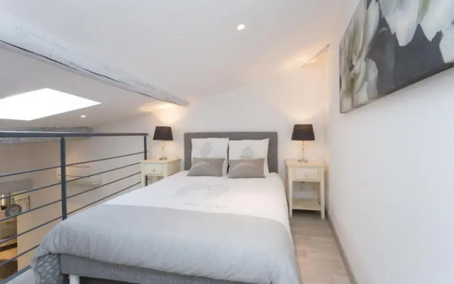 Grand studio à la nuitée