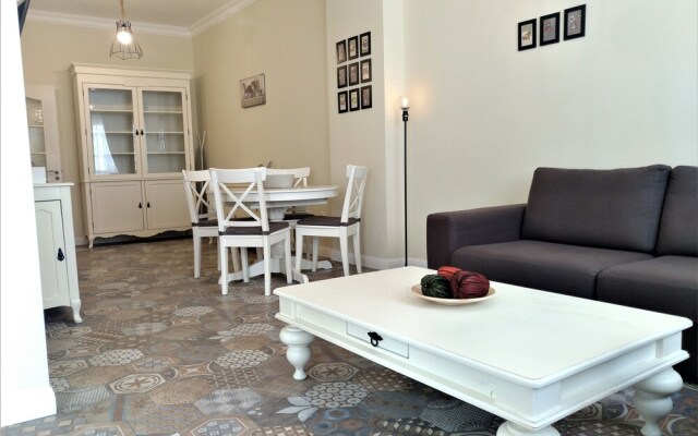 Baratero City Corner Apartments