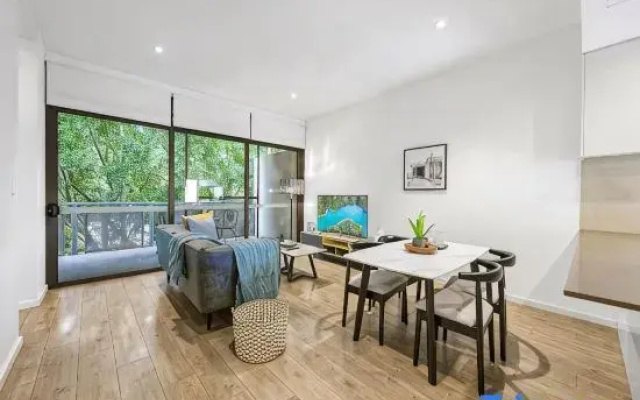 Rooftop 2 Bed Apt With Terrace at Newtown