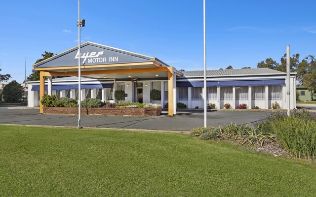 Byer Fountain Motor Inn, Holbrook