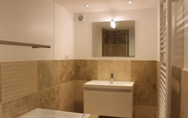 Inviting Holiday Home in La Croix Valmer With Swimming Pool