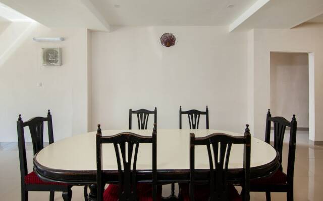 Wisata Hotel by OYO Rooms