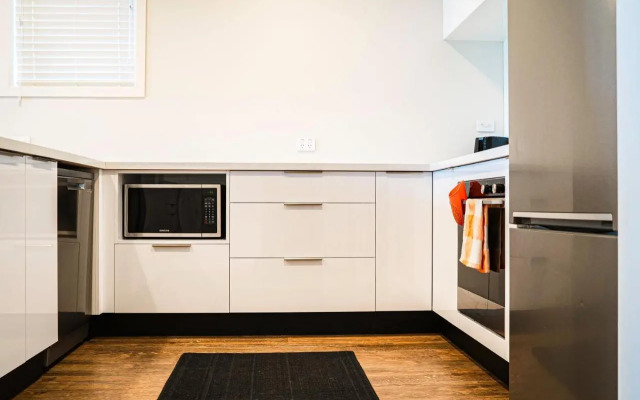 Wharf Retreat Unit 2