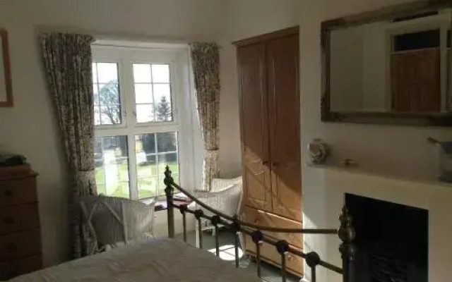 Frondderw Country House