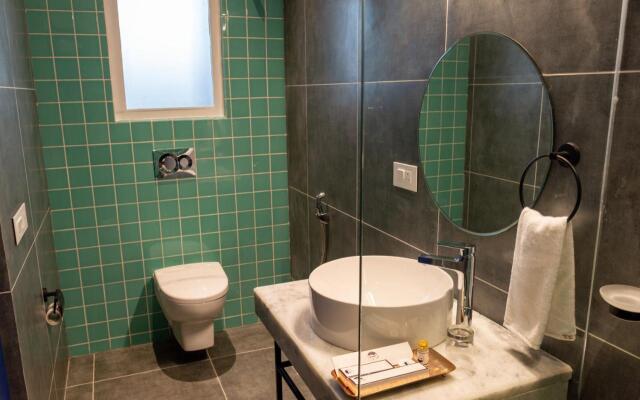 Casa Blanca LakeCity