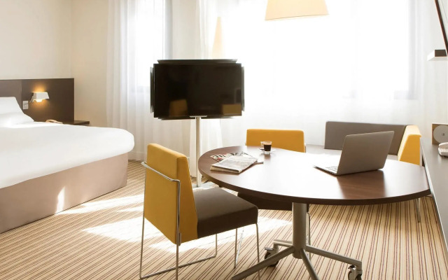 B&B HOTEL Rueil-Malmaison Gare