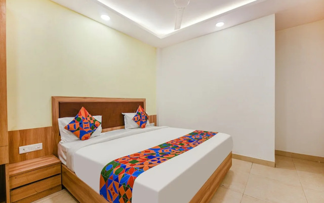 Fabhotel Royal Residency I