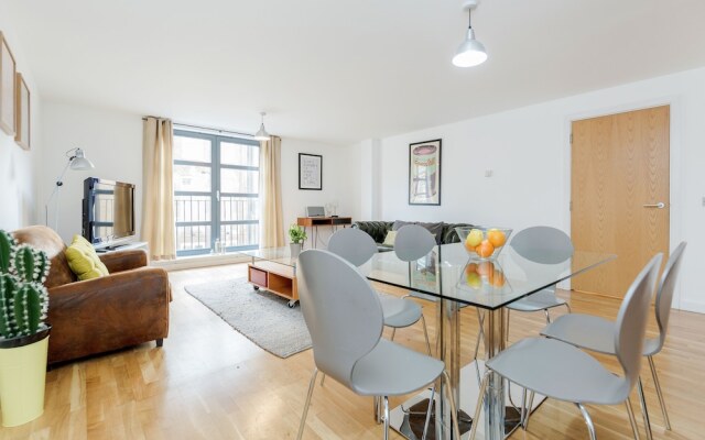 The Bateman's Shoreditch 2 Bed Flat by BaseToGo