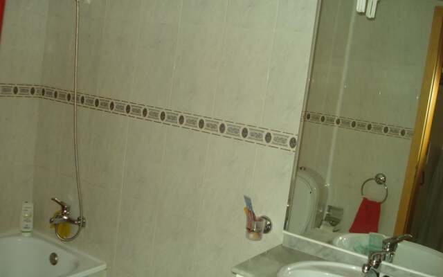 Beautiful Apt sea View IV by Rental4all