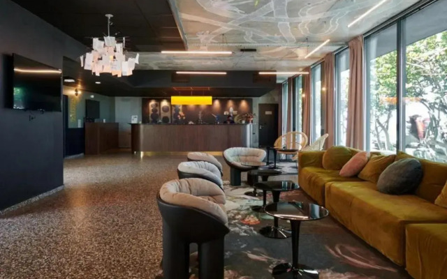 Dina Morgabine Saint Denis