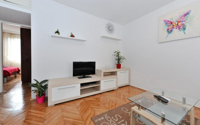 Feel Center Apartments.