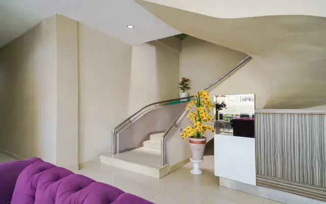 Urbanview Hotel Bumi Malaya