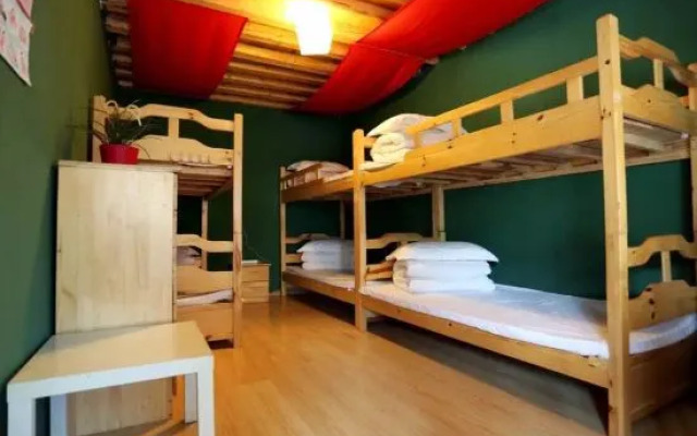 Lvpeng Youth Hostel