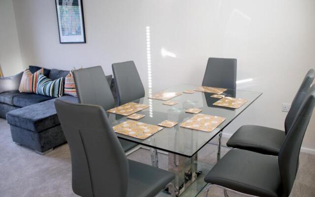 Terrance House, modern, spacious