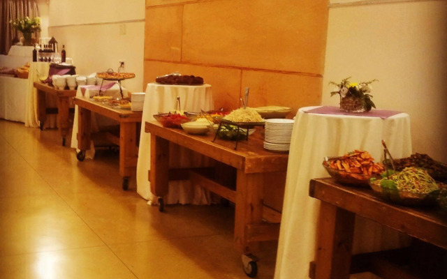 Tzuba Hotel