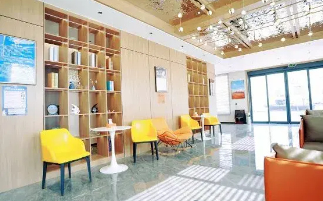 Home Inn Huayi (Longshan Road Bus Station)
